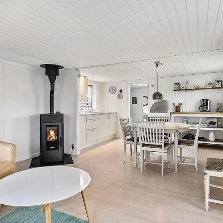 Stunning In W/ 1 Bedrooms *