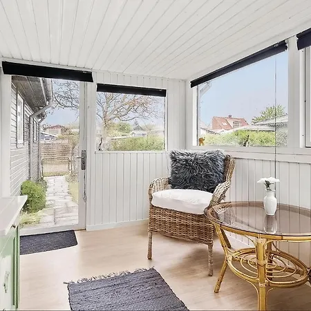 Дом отдыха Stunning In W/ 1 Bedrooms Karrebaeksminde